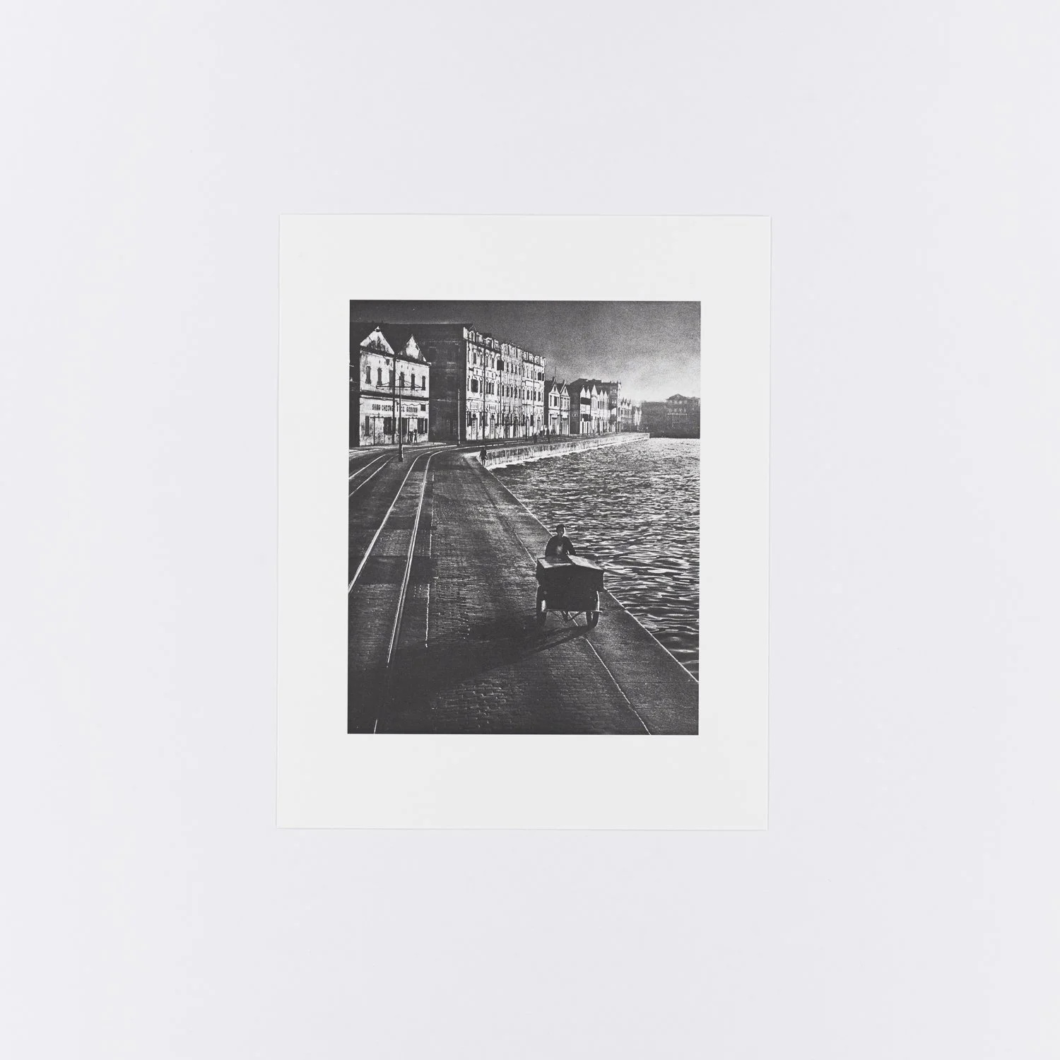 Photo-Book: Hong Kong Yesterday 香港追憶| Fan Ho 何藩— Blue Lotus